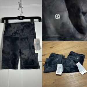 Lululemon Wunder Train bike shorts - Size 4 lululemon